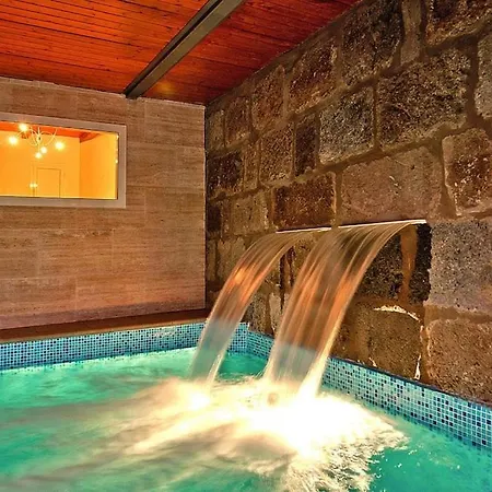 With Pool And Beautiful Architecture וילה אינחניו